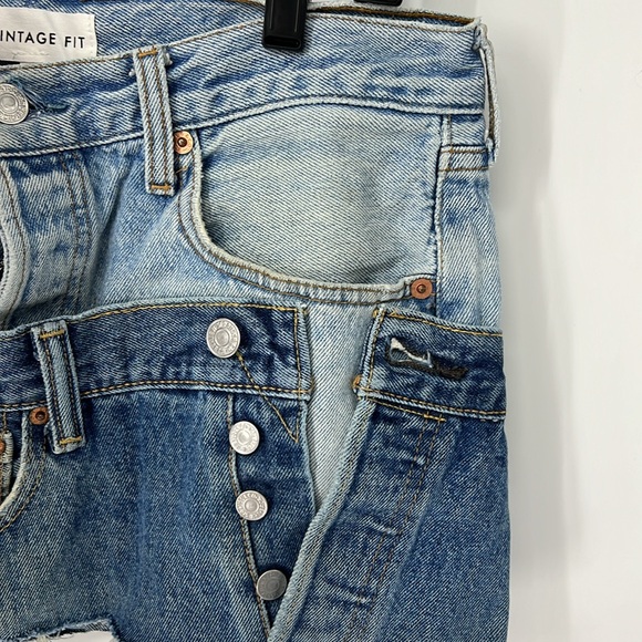 A vintage fit EUC women’s size small denim skirt - Picture 4 of 9